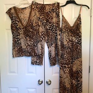 Leopard Print Studio Donatello 3 Piece Sleep Wear Like New Condition SZ Medium